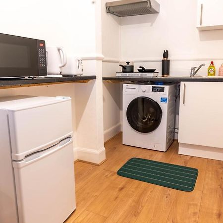 Flat 02 Studio Luton 53 Free Parking Exterior photo
